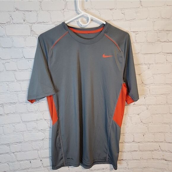 Men's Nike Dri-Fit athletic shirt, size Medium - Picture 1 of 3
